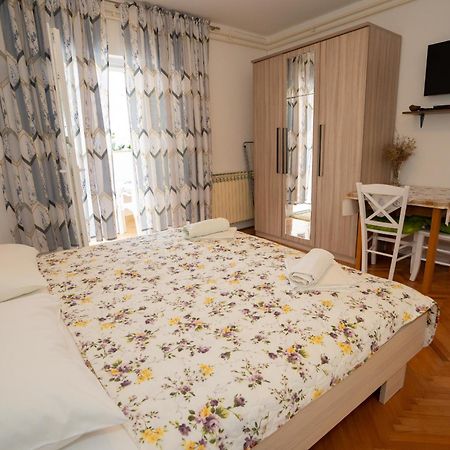 Apartmani Vidusin Novalja Eksteriør billede