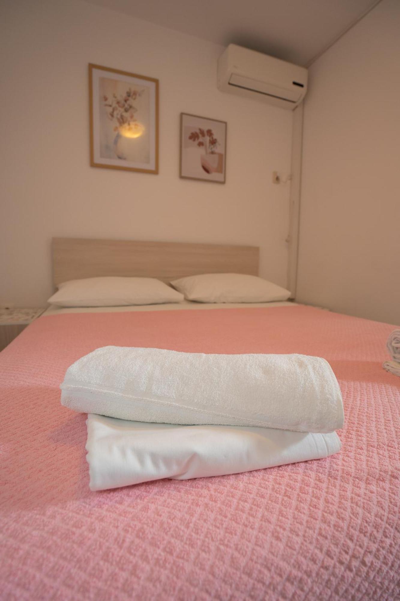 Apartmani Vidusin Novalja Eksteriør billede